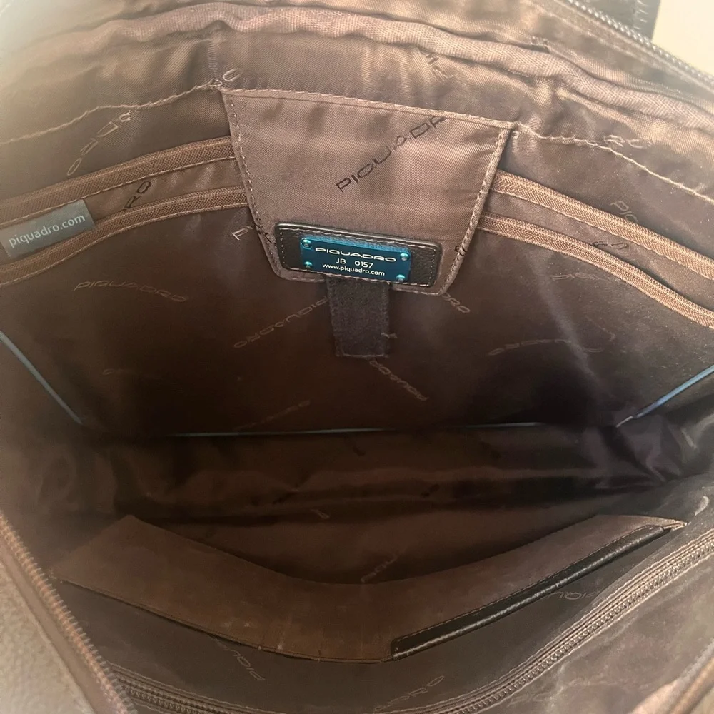 PIQUADRO ITALY MESSENGER BRIEFCASE ✨